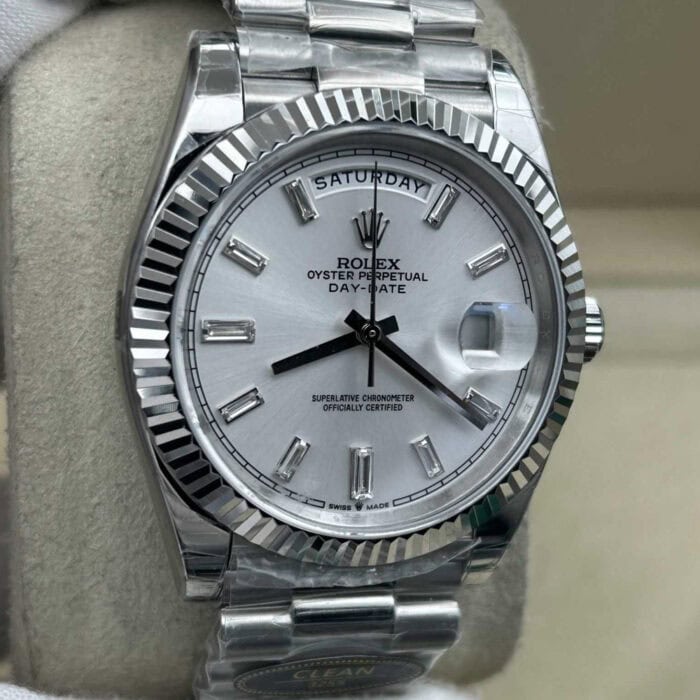 ロレックススーパーコピーデイデイト40mm 228239 、ダイヤモンド入りシルバーダイアル　クローンCal.3255ムーブメント - 画像 (3)