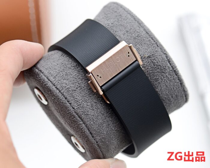 ウブロ 時計コピークラシックフュージョン ダイヤモンド43mm  Asian 自動巻きムーブメント - 画像 (7)