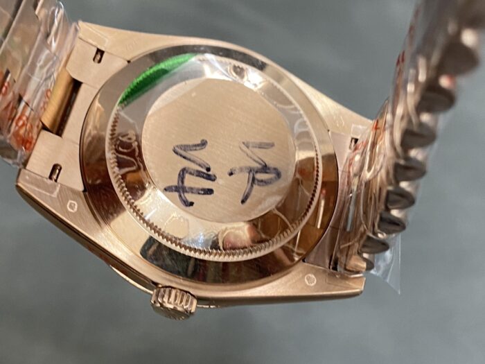 ロレックスコピーデイデイト228235 0025 Swiss ETA社 2836-2 ムーブメント - 画像 (6)