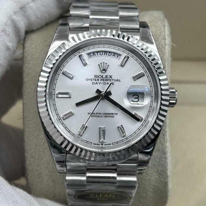 ロレックススーパーコピーデイデイト40mm 228239 、ダイヤモンド入りシルバーダイアル　クローンCal.3255ムーブメント - 画像 (4)