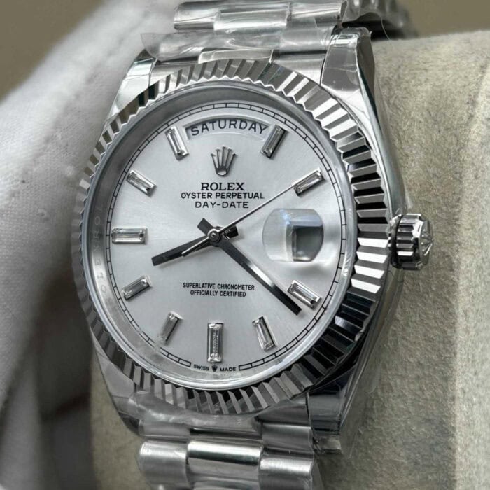 ロレックススーパーコピーデイデイト40mm 228239 、ダイヤモンド入りシルバーダイアル　クローンCal.3255ムーブメント - 画像 (5)