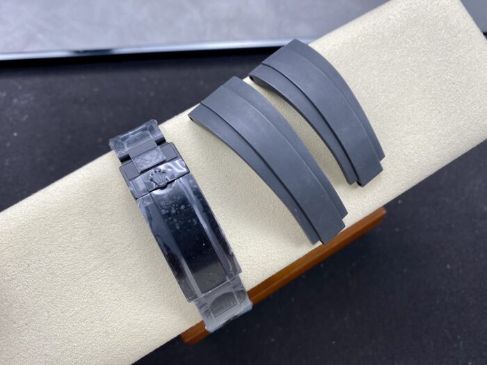ロレックス サブマリーナ Diw 116610偽物 PVD-DLC ステンレススチール カーボンファイバーベゼル ブルーダイヤル - 画像 (9)