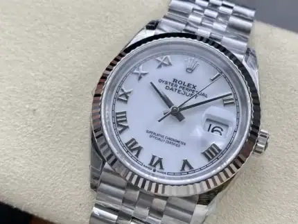 ロレックスm126234偽物時計