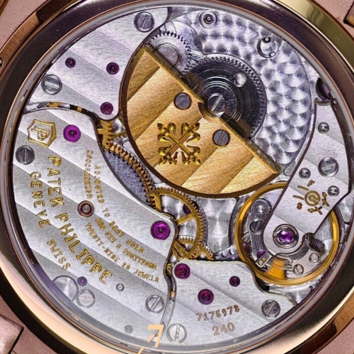 パテックフィリップコピーノーチラス5724R-001 18k砲金本物と同じ重量114g - 画像 (17)